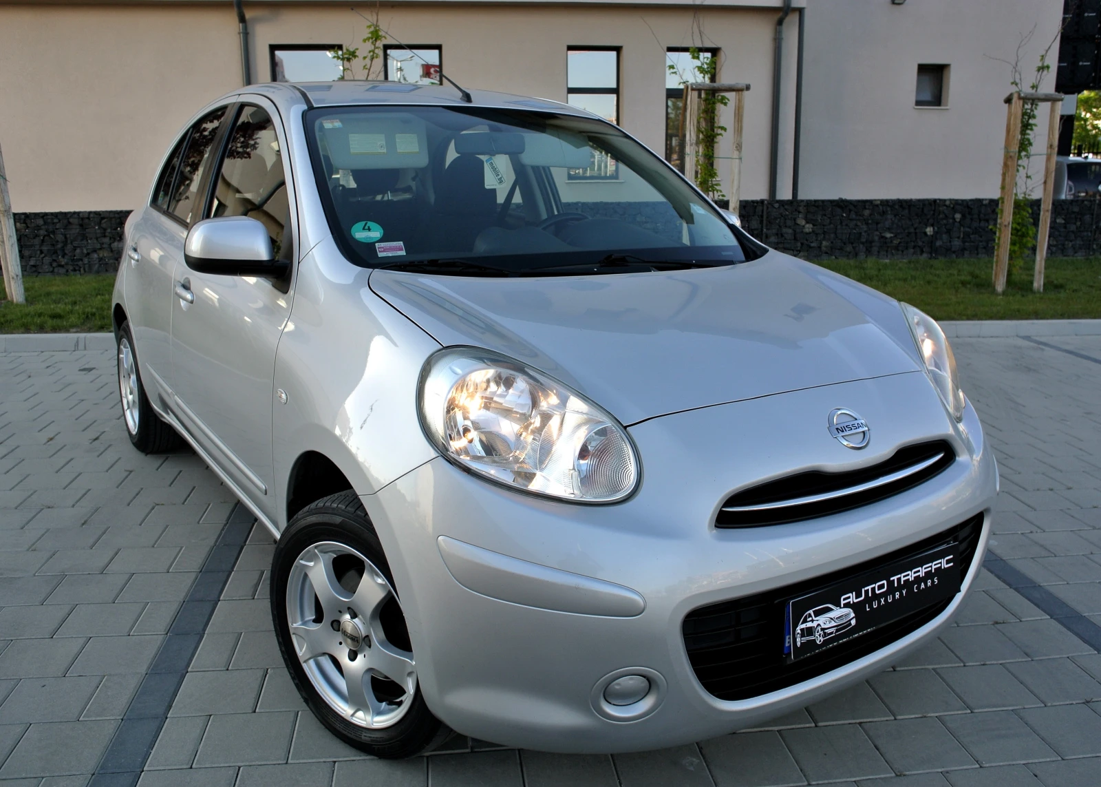 Nissan Micra РЕГИСТРИРАН * 1.2* КЛИМАТРОНИК* ЕВРО5В* АВТОПИЛОТ*, снимка 2 - Автомобили и джипове - 55853284