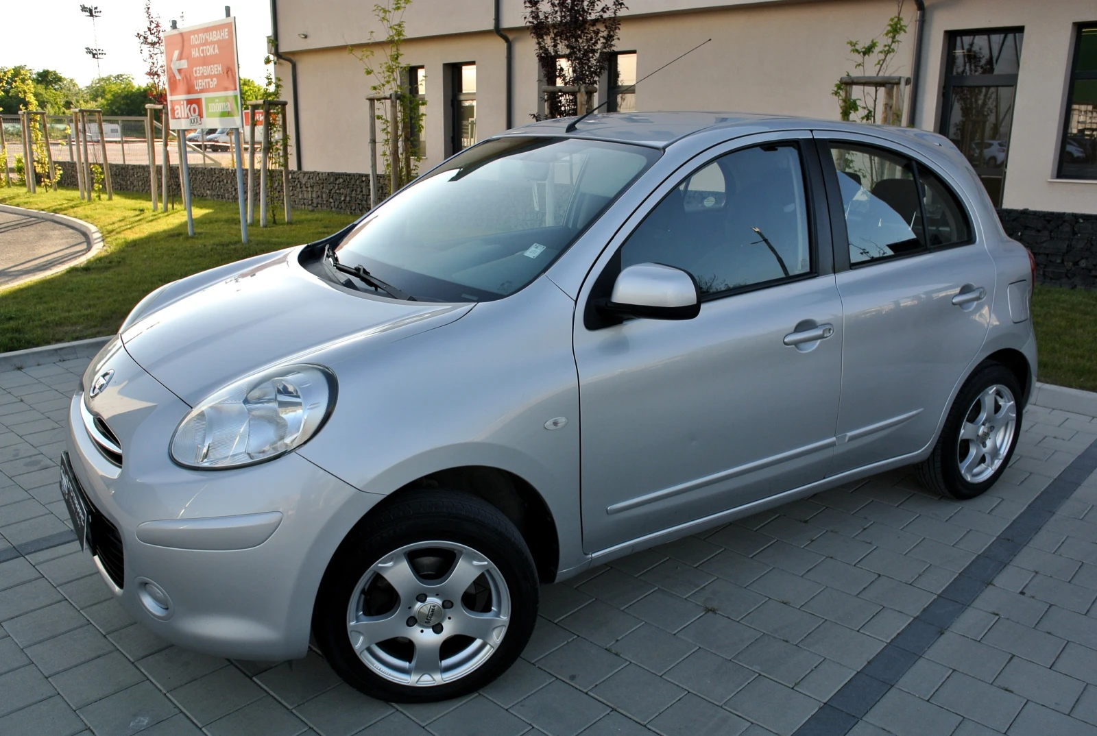 Nissan Micra РЕГИСТРИРАН * 1.2* КЛИМАТРОНИК* ЕВРО5В* АВТОПИЛОТ*, снимка 6 - Автомобили и джипове - 55853284