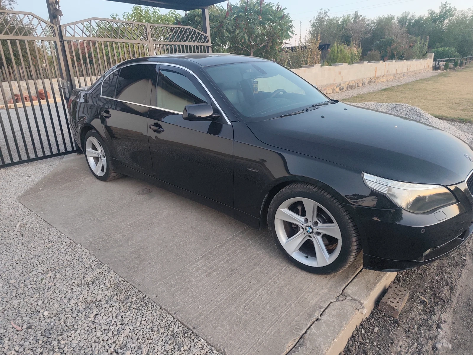 BMW 530 Е60 530i, снимка 2 - Автомобили и джипове - 56135880