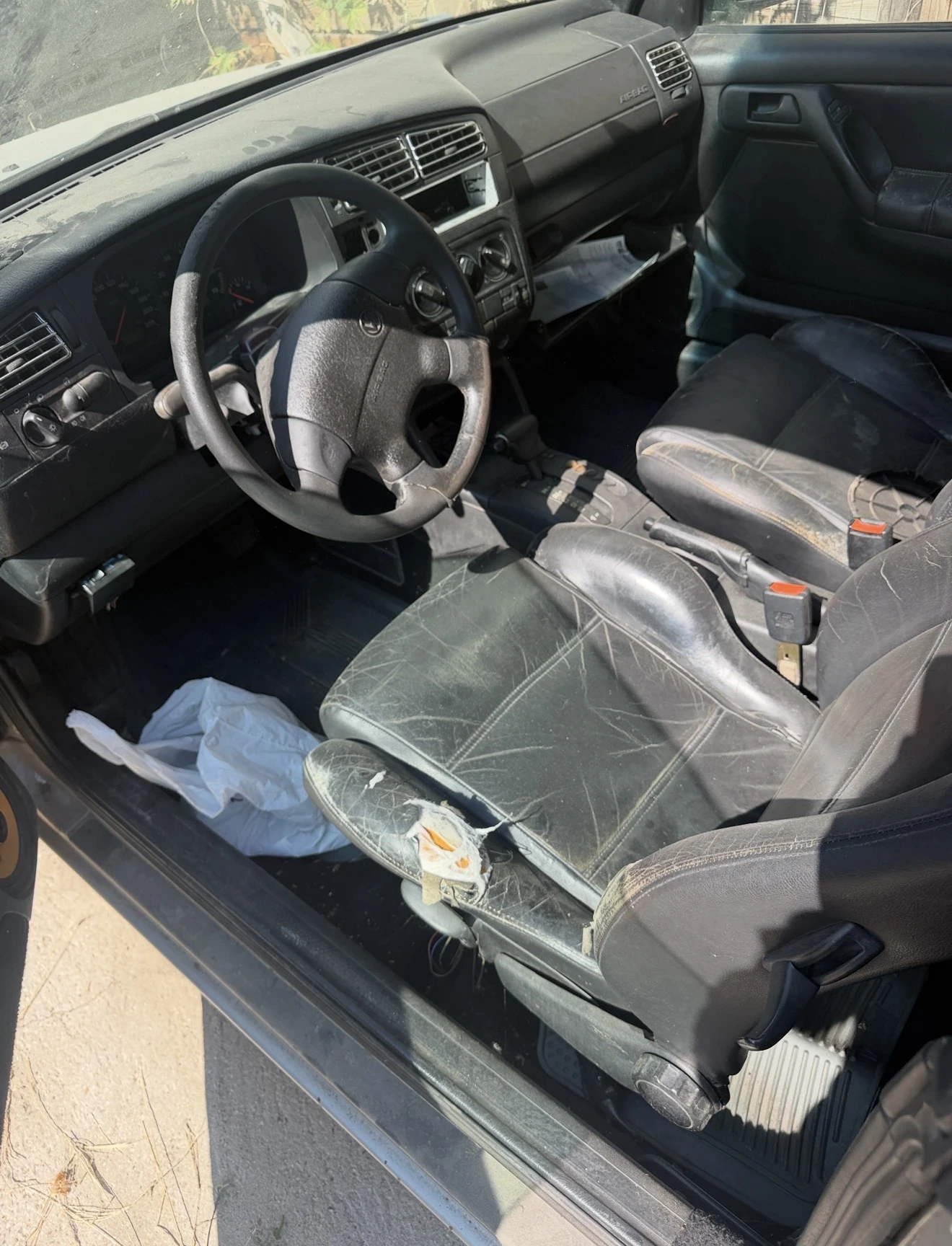 VW Golf Cabriolet  1.8 mono, снимка 3 - Автомобили и джипове - 56151708