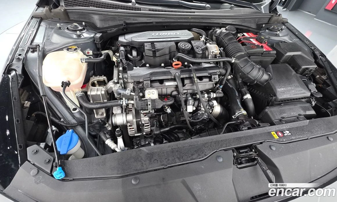 Hyundai Elantra 1.6 Turbo N Line Inspiration, снимка 6 - Автомобили и джипове - 56155651