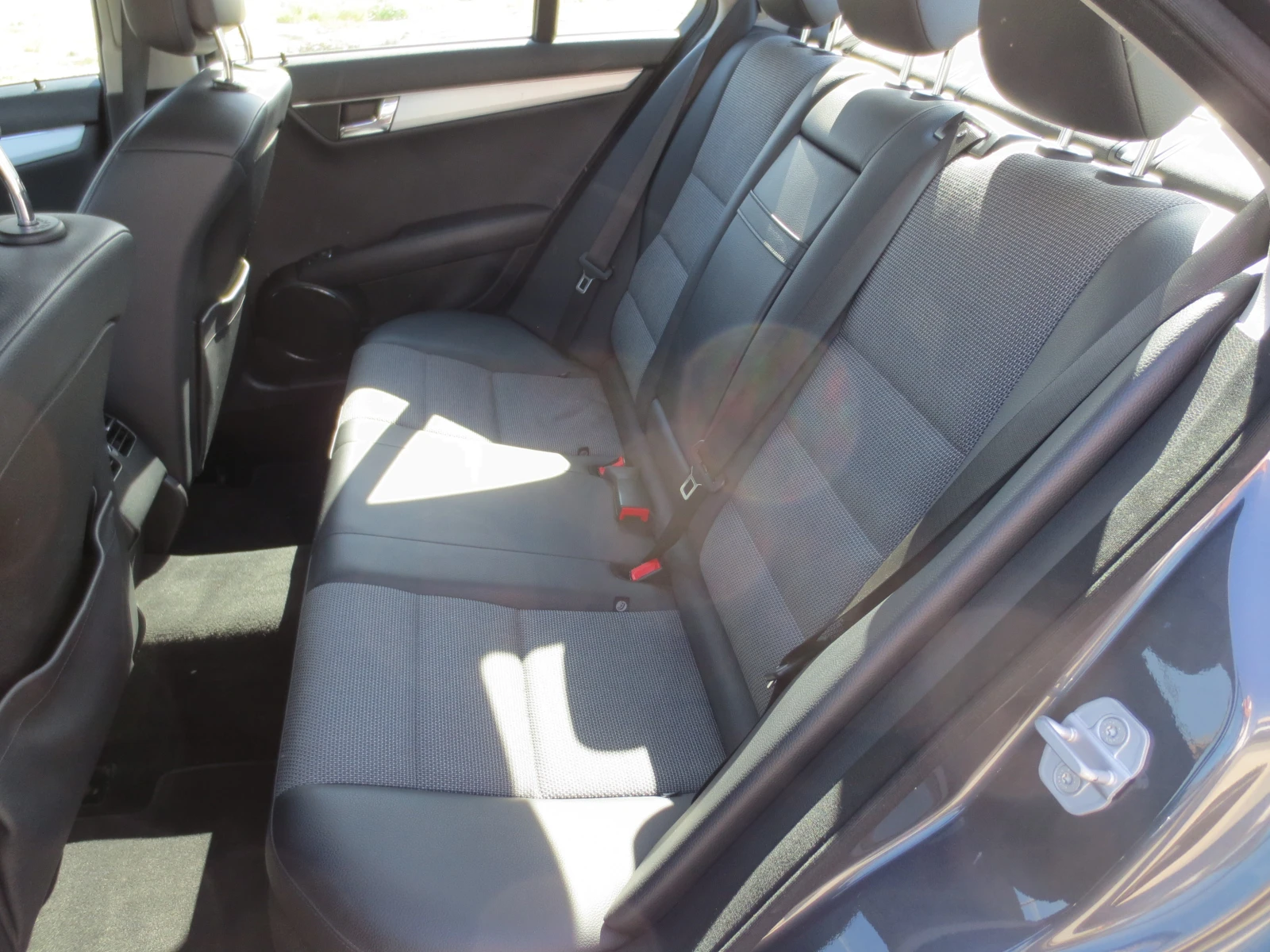 Mercedes-Benz C 200 2.2 CDI , снимка 12 - Автомобили и джипове - 56372410