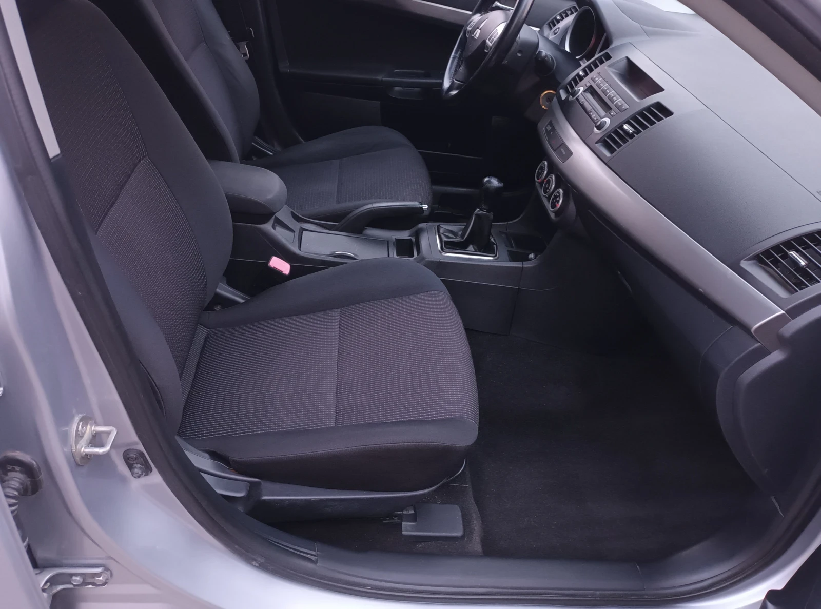 Mitsubishi Lancer 1.8 I-143�.�. SPORTBACK | Mobile.bg � ����������� 13