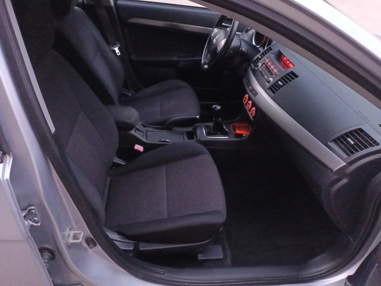 Mitsubishi Lancer 1.8 I-143�.�. SPORTBACK | Mobile.bg � ����������� 6