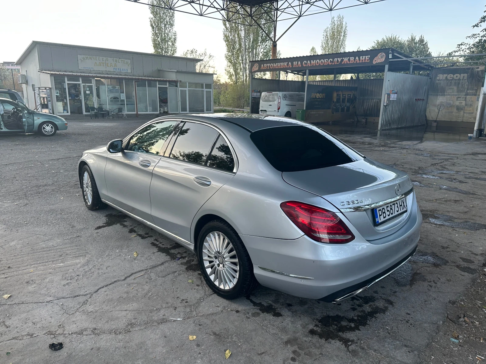 Mercedes-Benz C 220, снимка 6 - Автомобили и джипове - 56638989