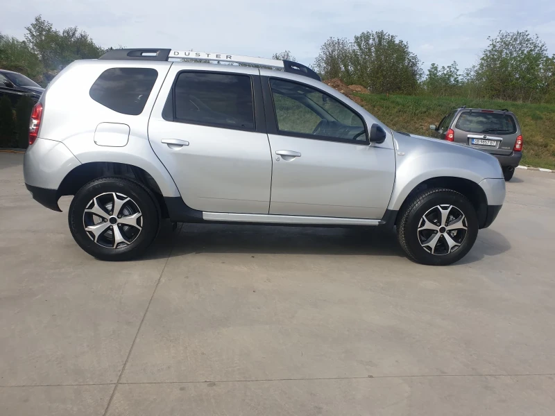 Dacia Duster 1.2ТСЕ, снимка 3 - Автомобили и джипове - 47251384