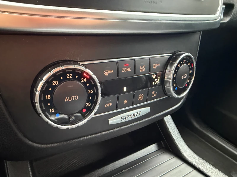 Mercedes-Benz ML 350 AMG* LED* Регистриран* Шибедах* , снимка 11 - Автомобили и джипове - 52812914