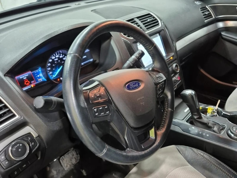 Ford Explorer * XLT * CARFAX * БЕЗ ПЪРВОНАЧАЛНА ВНОСКА, снимка 16 - Автомобили и джипове - 52848294