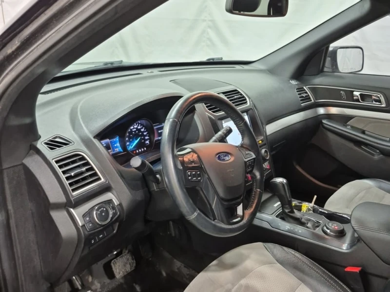 Ford Explorer * XLT * CARFAX * БЕЗ ПЪРВОНАЧАЛНА ВНОСКА, снимка 9 - Автомобили и джипове - 52848294