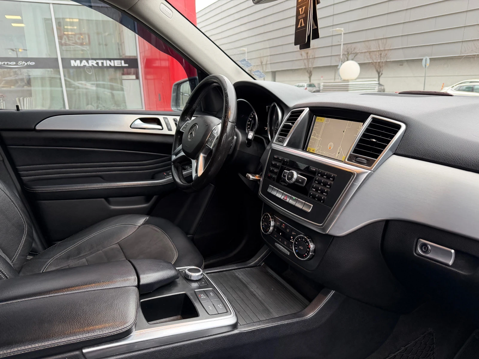 Mercedes-Benz ML 350 AMG* LED* Регистриран* Шибедах*  - изображение 10