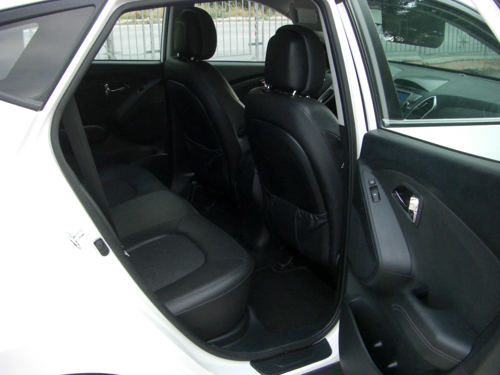 Hyundai IX35 1.7crdi 6ck.EURO 5B, снимка 14 - Автомобили и джипове - 53959758