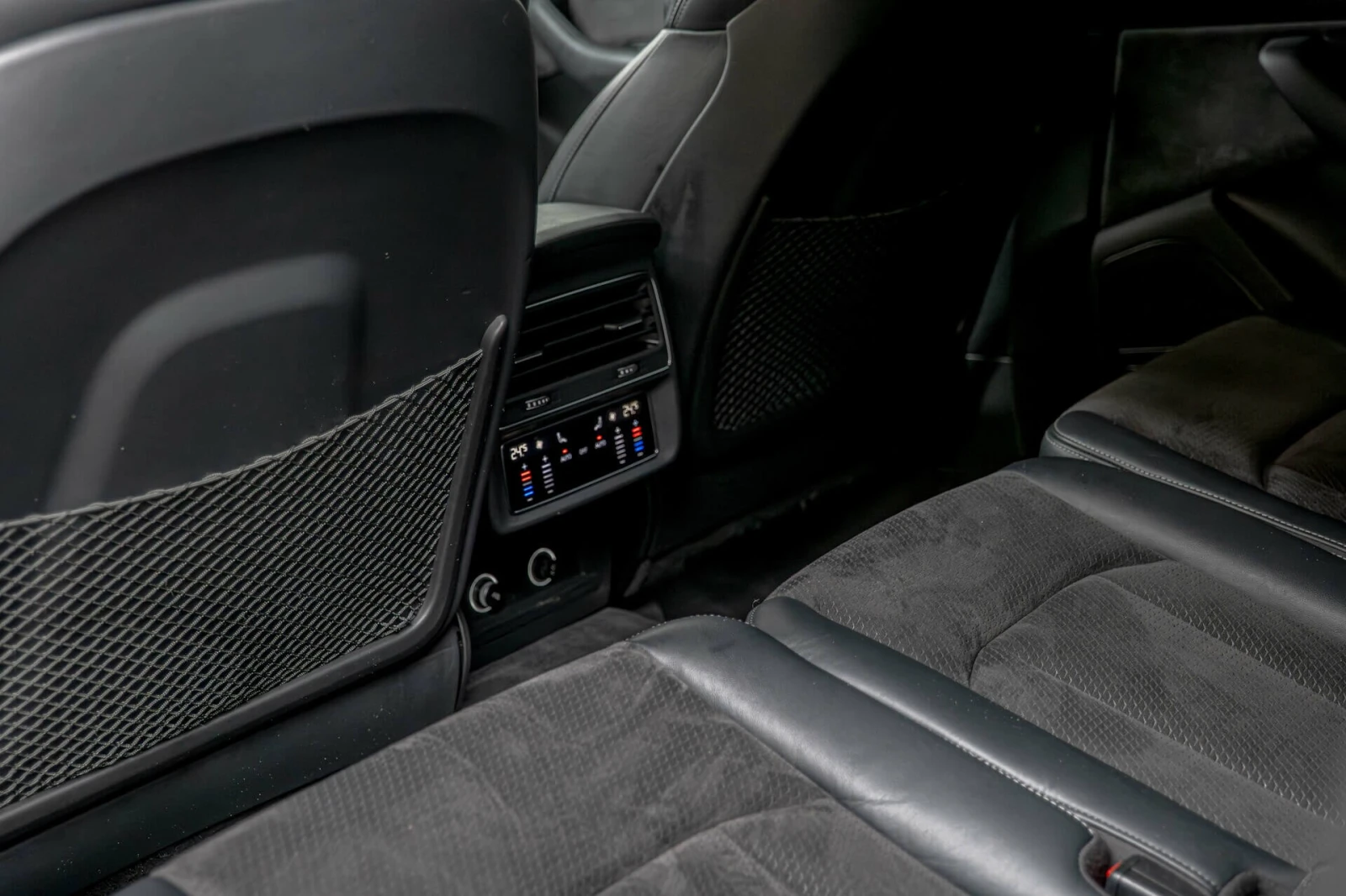 Audi SQ7 4.0TDI Quattro/Bose/Камера 360/Подгрев/Distronic/, снимка 8 - Автомобили и джипове - 54063651