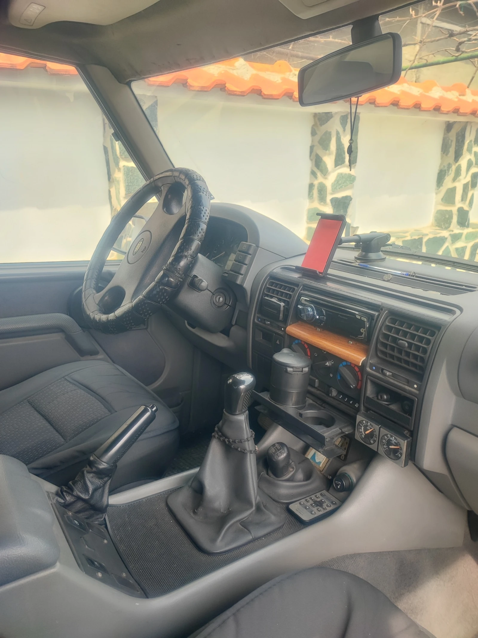 Land Rover Discovery, снимка 9 - Автомобили и джипове - 54097865