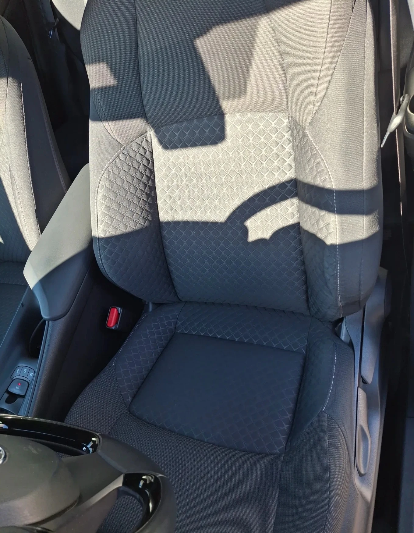 Toyota C-HR 1.8 HSD , снимка 6 - Автомобили и джипове - 54367454