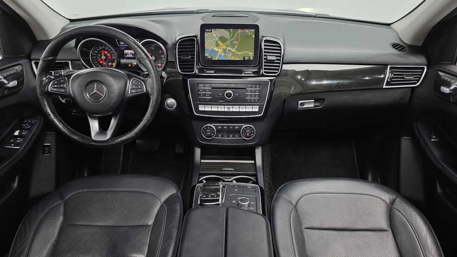 Mercedes-Benz GLE 350 !!ВСИЧКИ ЕКСТРИ ЗА МОДЕЛА!! !ПАНОРАМА! !ПОДГРЕВИ!, снимка 7 - Автомобили и джипове - 54895899