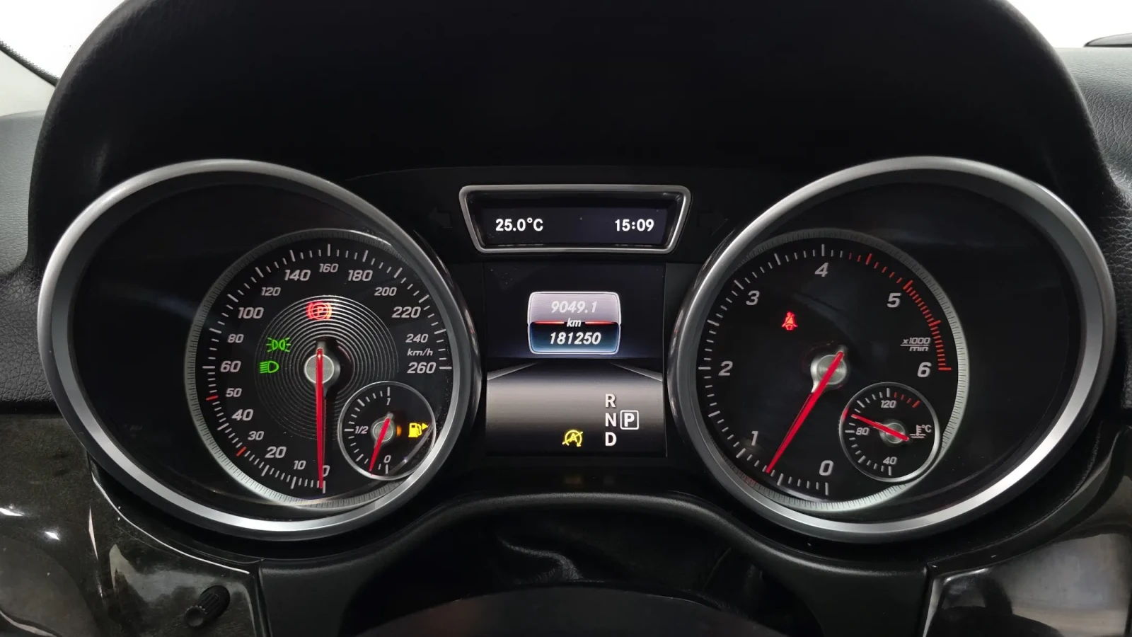 Mercedes-Benz GLE 350 !!ВСИЧКИ ЕКСТРИ ЗА МОДЕЛА!! !ПАНОРАМА! !ПОДГРЕВИ!, снимка 8 - Автомобили и джипове - 54895899