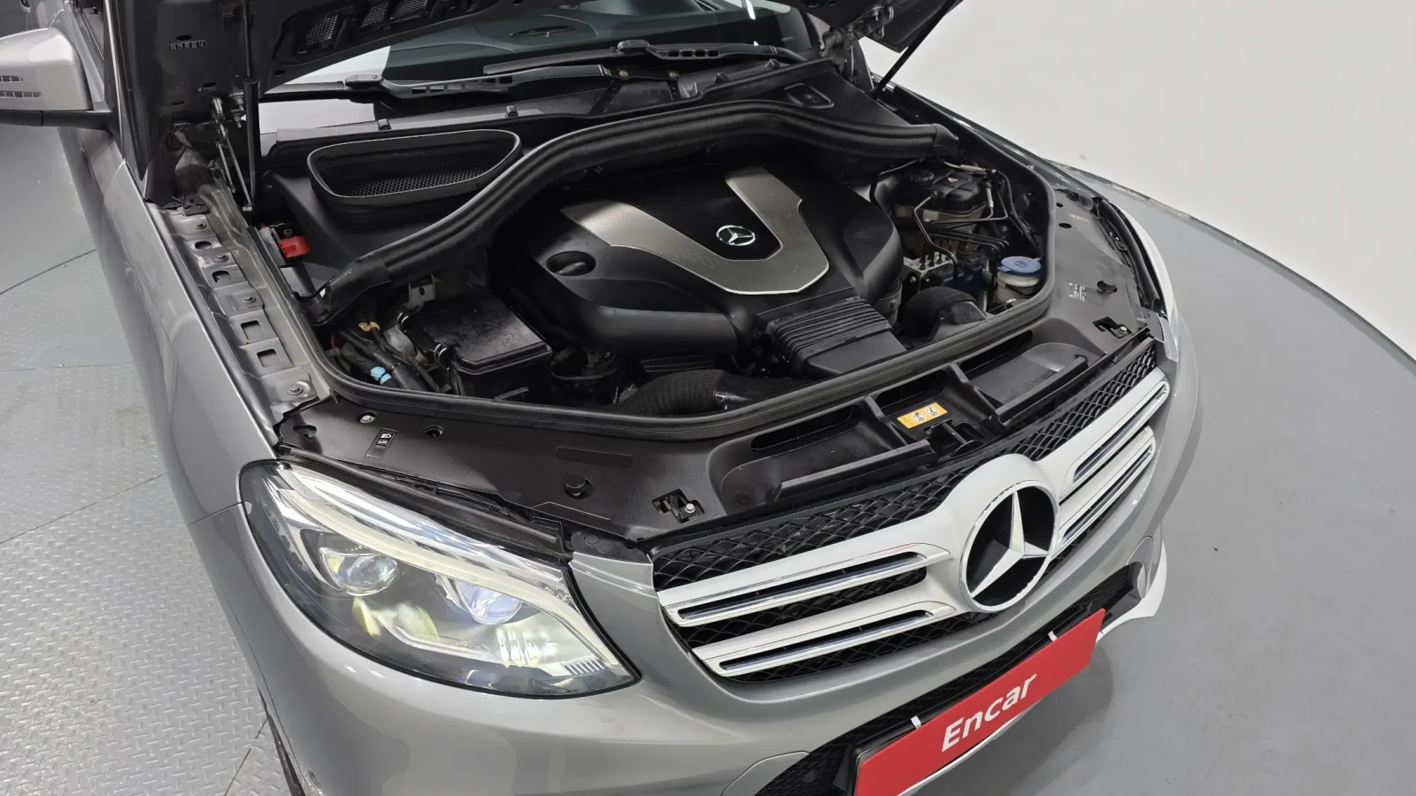 Mercedes-Benz GLE 350 !!ВСИЧКИ ЕКСТРИ ЗА МОДЕЛА!! !ПАНОРАМА! !ПОДГРЕВИ!, снимка 6 - Автомобили и джипове - 54895899