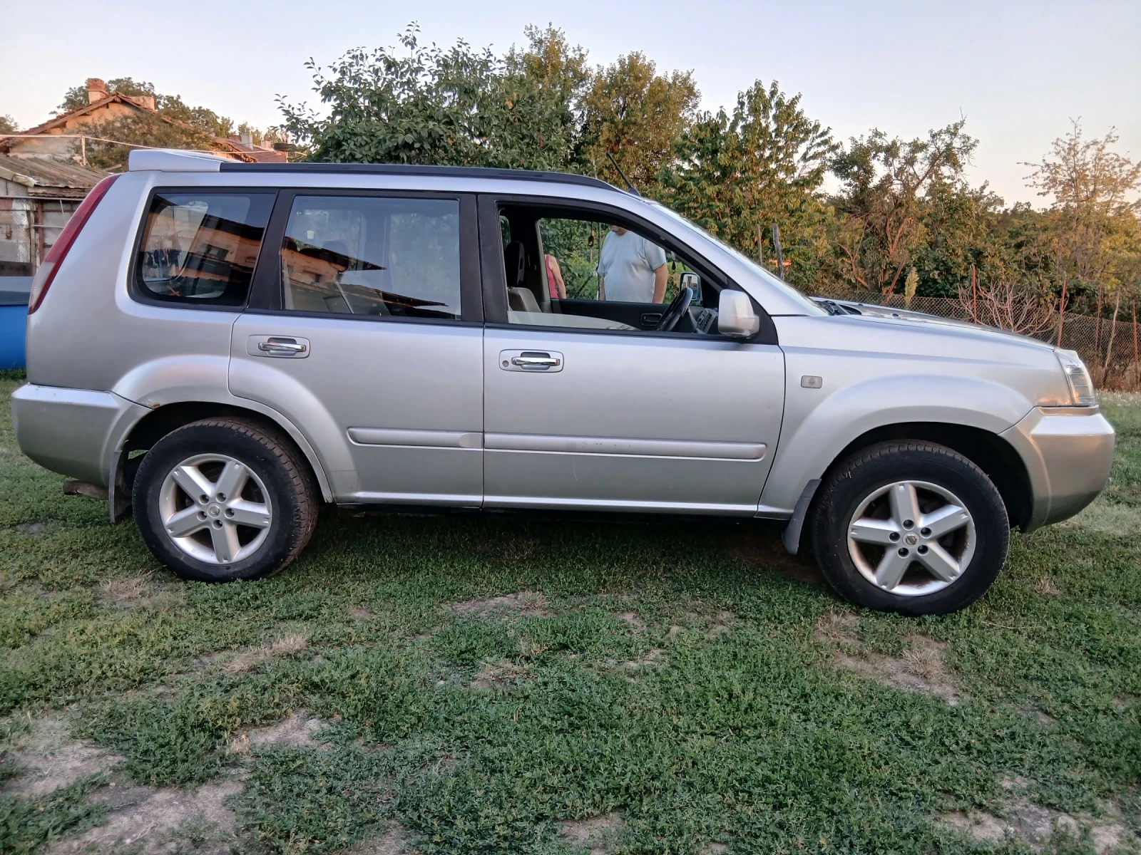 Nissan X-trail 2.2, снимка 4 - Автомобили и джипове - 55621017