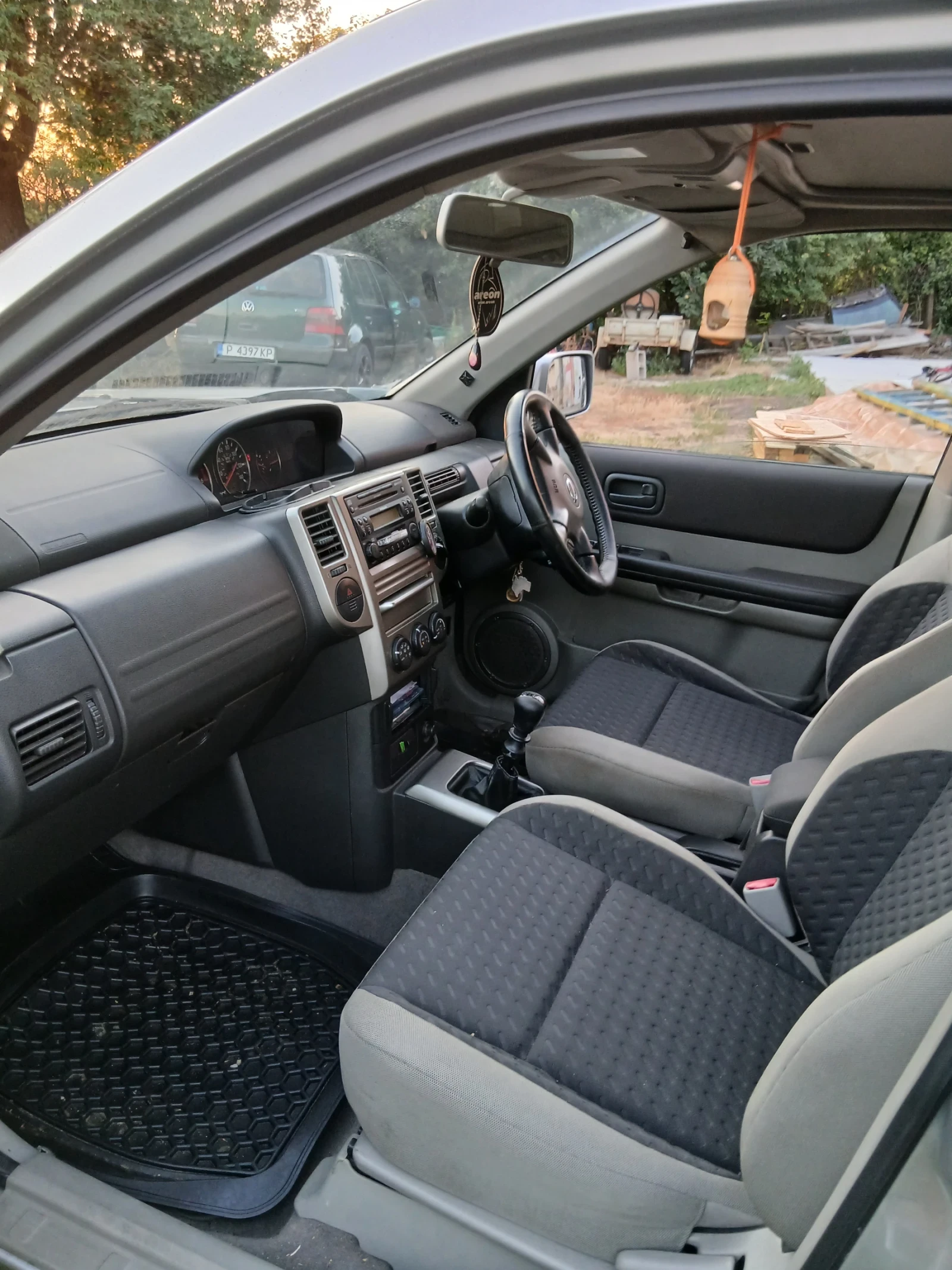 Nissan X-trail 2.2, снимка 10 - Автомобили и джипове - 55621017