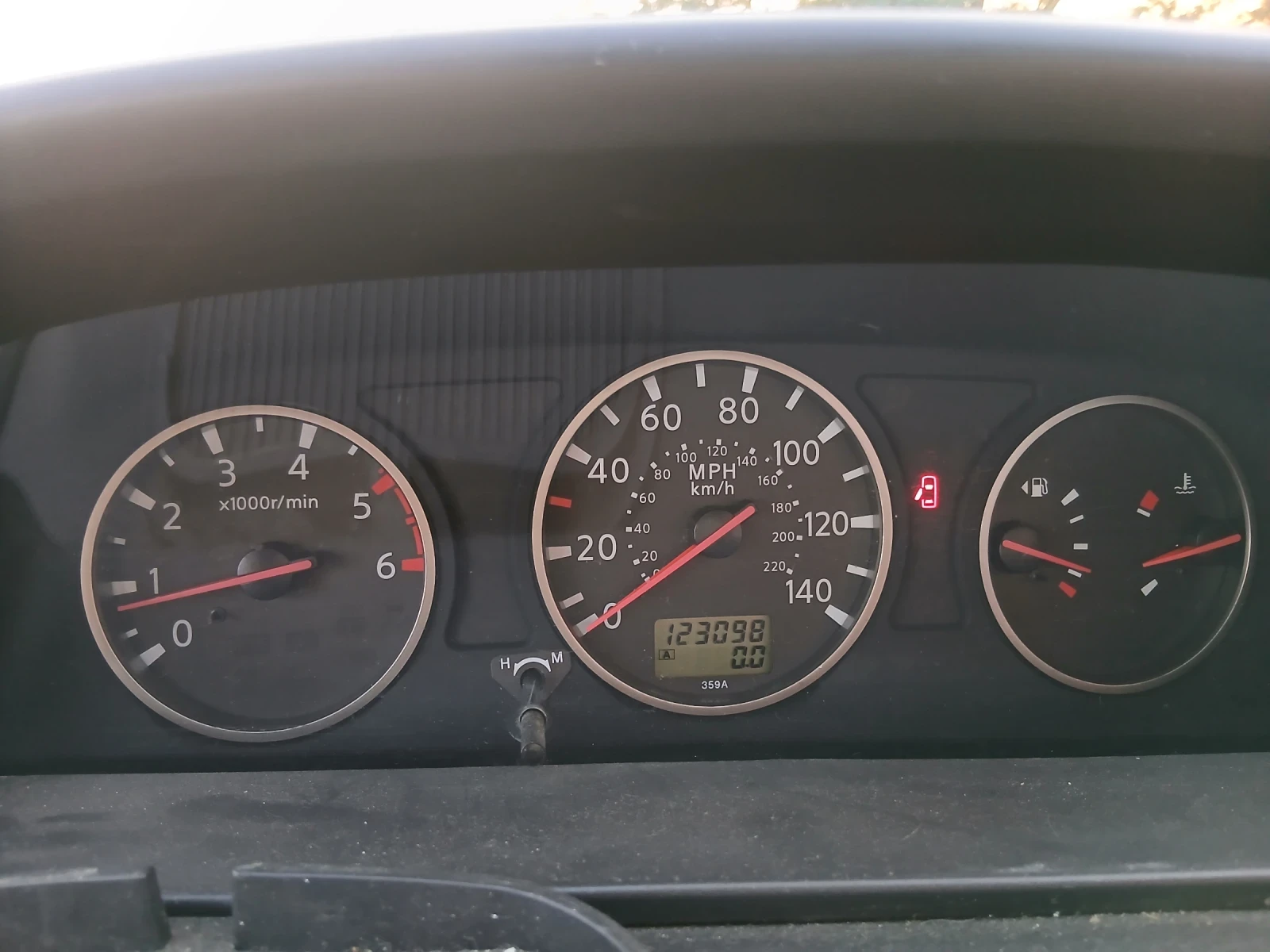 Nissan X-trail 2.2, снимка 14 - Автомобили и джипове - 55621017