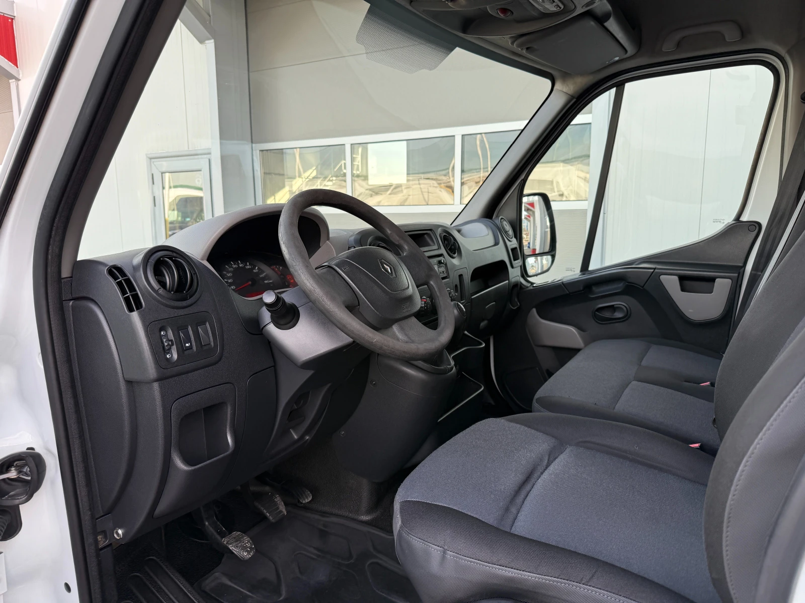 Renault Master 2.3 DCI - изображение 9