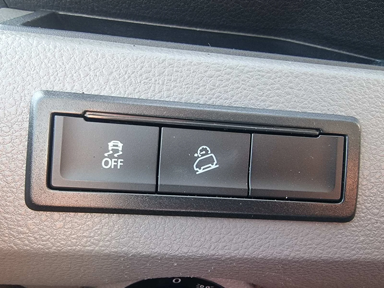 VW Caravelle 2.0TDI 7+ 1 4X4 ЦЕНА С ДДС, снимка 16 - Бусове и автобуси - 53845620