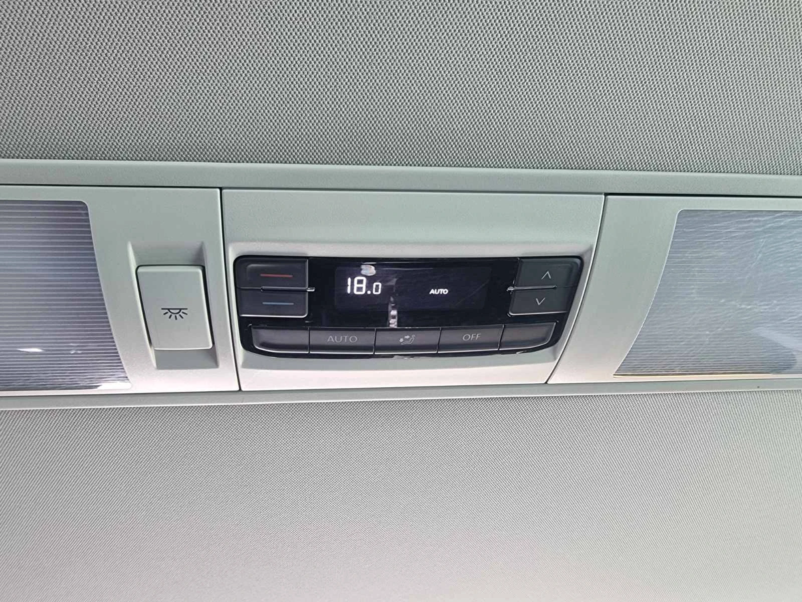 VW Caravelle 2.0TDI 7+ 1 4X4 ЦЕНА С ДДС, снимка 14 - Бусове и автобуси - 53845620