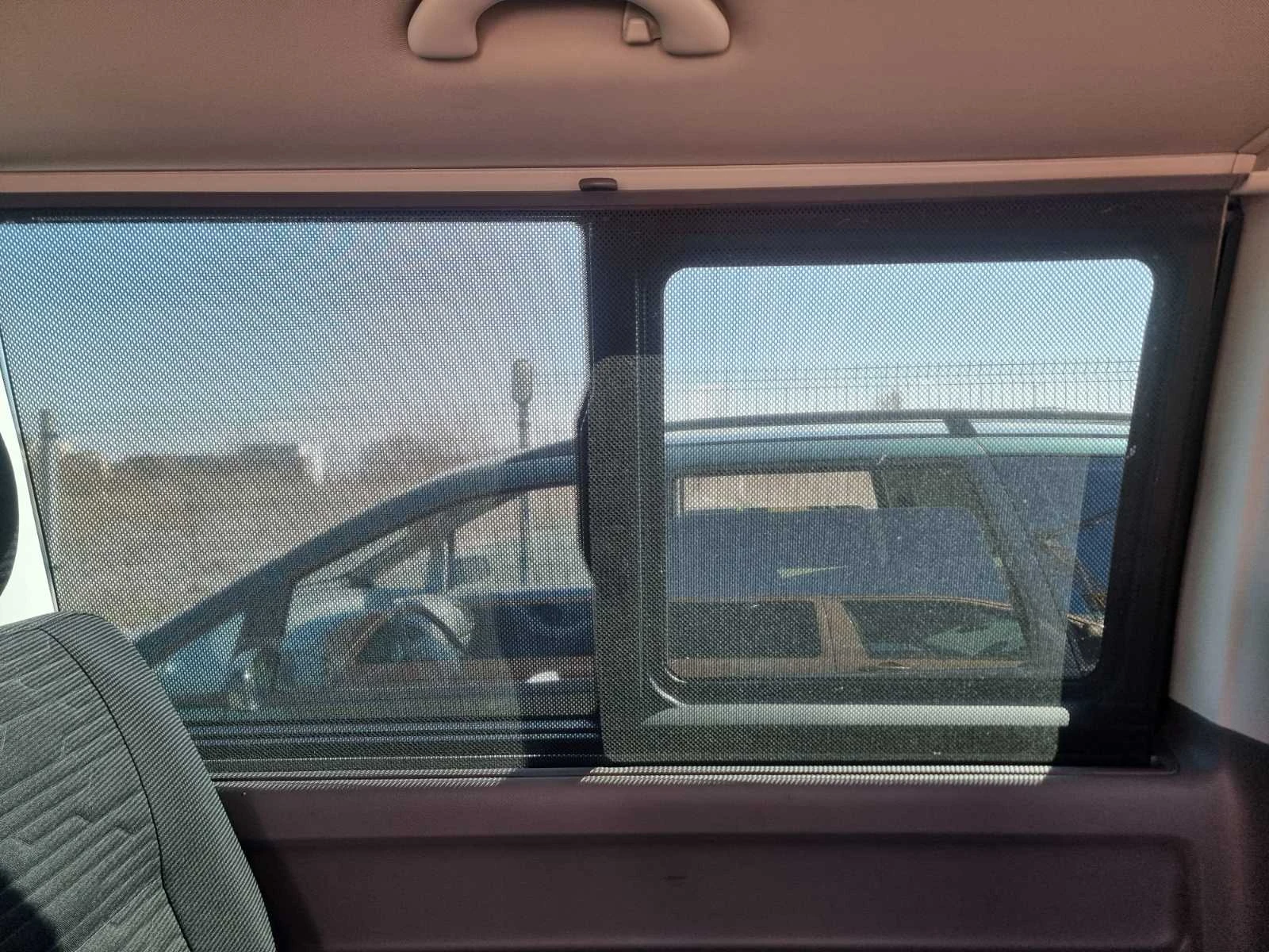 VW Caravelle 2.0TDI 7+ 1 4X4 ЦЕНА С ДДС, снимка 10 - Бусове и автобуси - 53845620