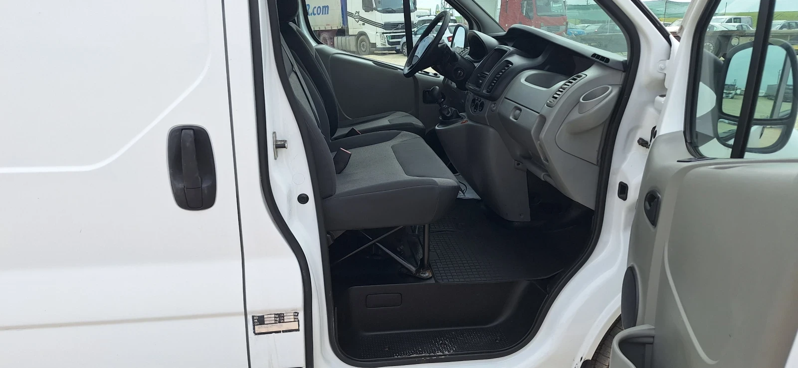 Renault Trafic 2000 DCI, снимка 5 - Бусове и автобуси - 54737401