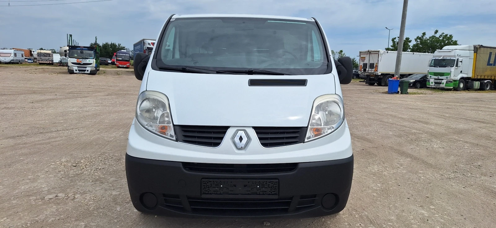 Renault Trafic 2000 DCI, снимка 2 - Бусове и автобуси - 54737401