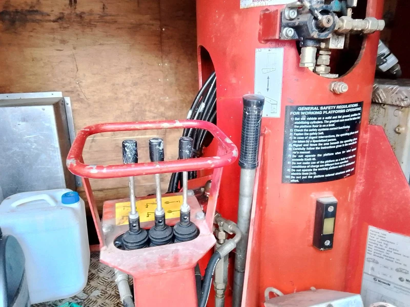 Автовишка Друга марка LDV, снимка 15 - Индустриална техника - 53433761