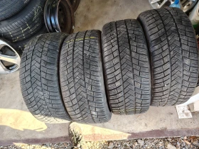 Гуми Зимни 225/45R18, снимка 1