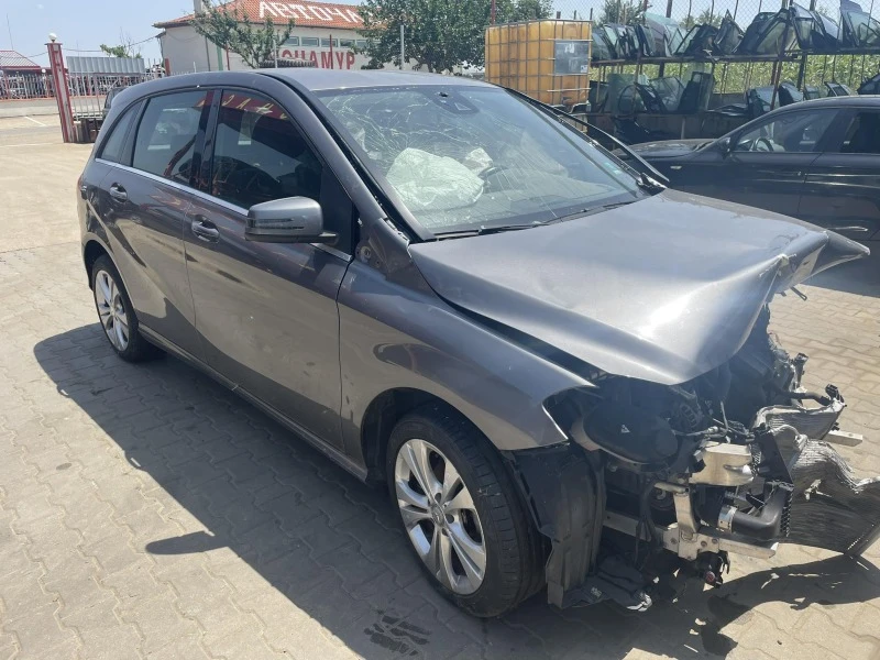 Mercedes-Benz B 180 1.5, снимка 2 - Автомобили и джипове - 41546398