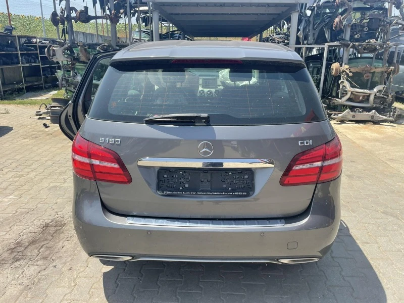 Mercedes-Benz B 180 1.5, снимка 3 - Автомобили и джипове - 41546398