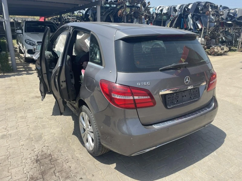 Mercedes-Benz B 180 1.5, снимка 4 - Автомобили и джипове - 41546398