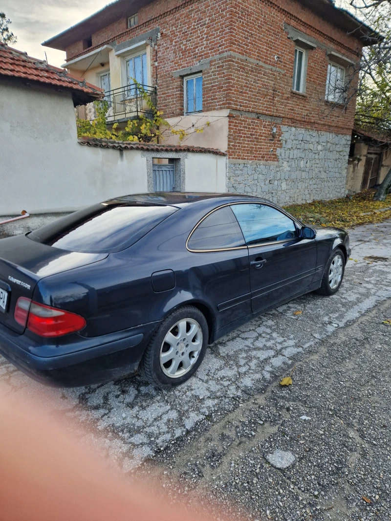 Mercedes-Benz CLK 200 Компресор , снимка 8 - Автомобили и джипове - 47425125