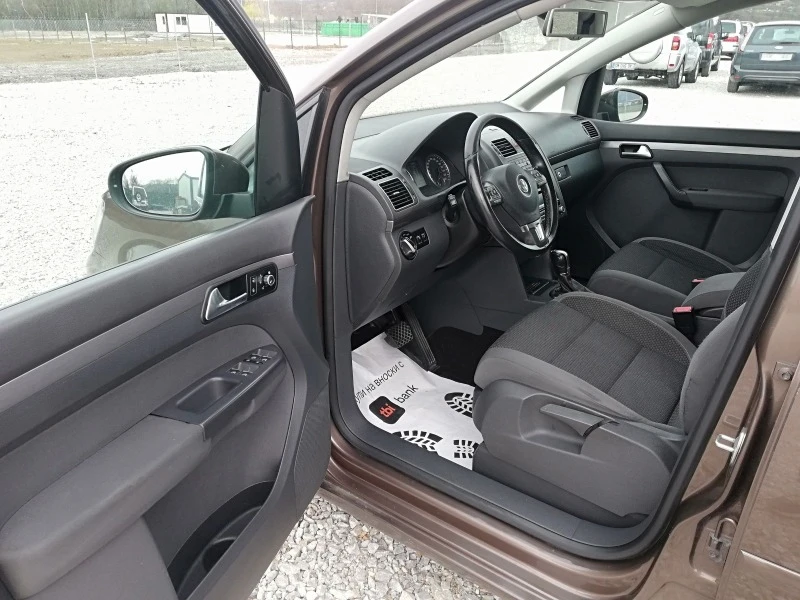 VW Touran 1.6TDI avtom IT., снимка 10 - Автомобили и джипове - 44968082