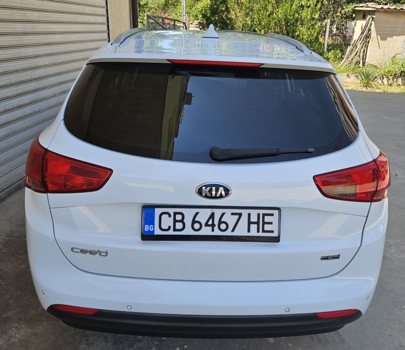 Kia Ceed CRDi 110ps, снимка 12 - Автомобили и джипове - 46492344