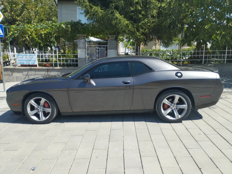 Dodge Challenger, снимка 2 - Автомобили и джипове - 47382381