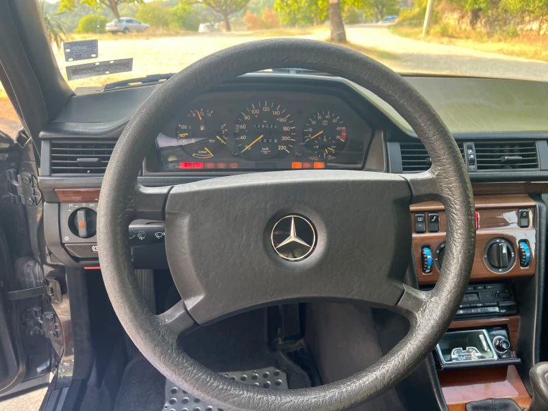 Mercedes-Benz 124 200E, снимка 6 - Автомобили и джипове - 48424735