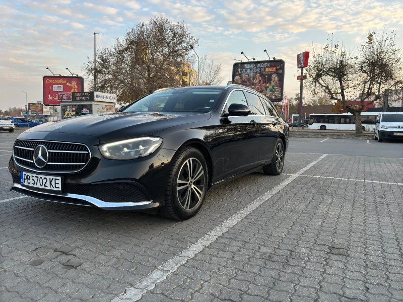 Mercedes-Benz E 220, снимка 1 - Автомобили и джипове - 48194659