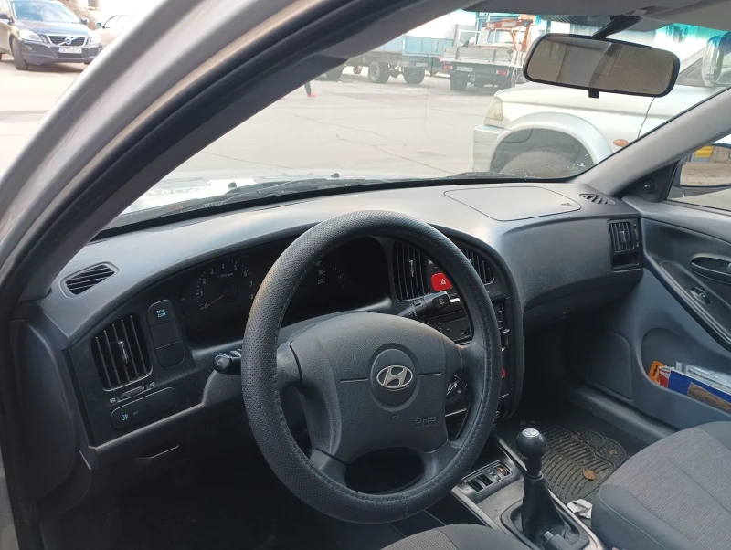 Hyundai Elantra 1.6 GL, седан, 107 к.с. 150 000 км, снимка 5 - Автомобили и джипове - 48366637