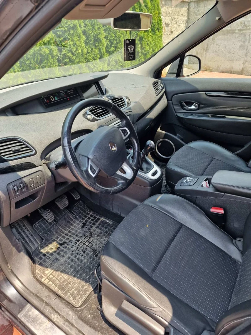 Renault Grand scenic, снимка 7 - Автомобили и джипове - 51846944