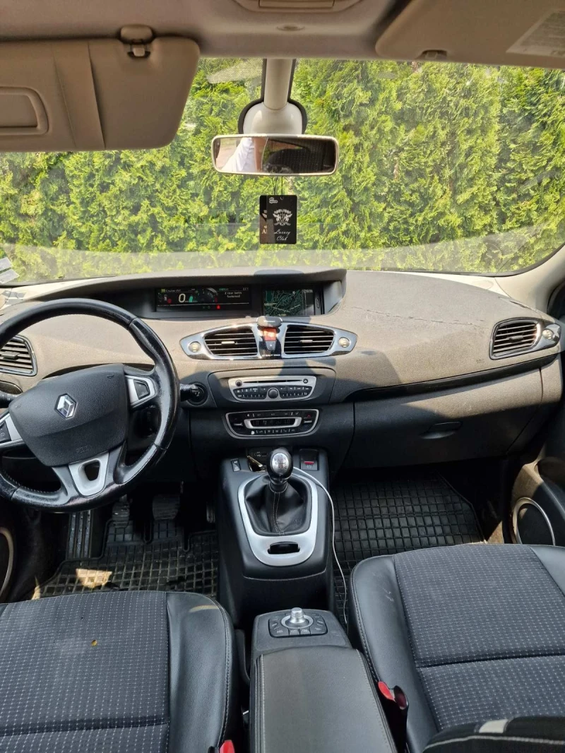 Renault Grand scenic, снимка 8 - Автомобили и джипове - 51846944