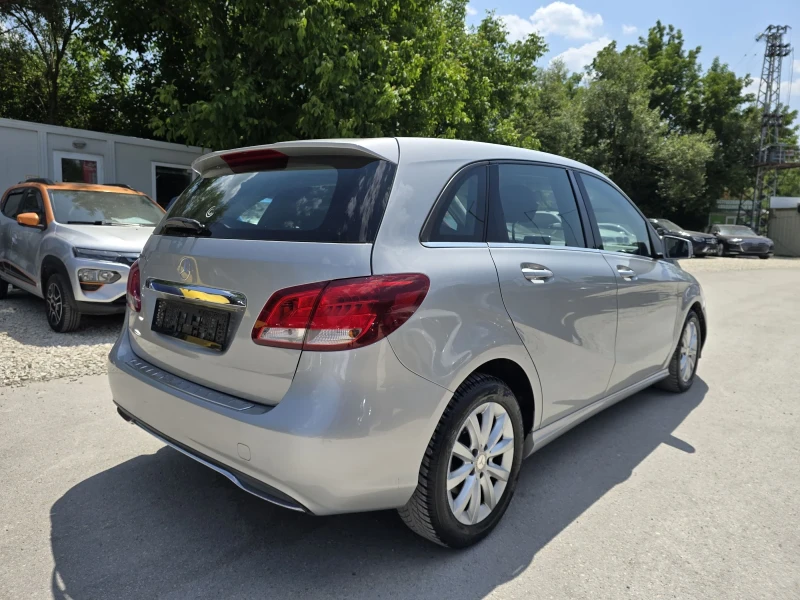 Mercedes-Benz B 180 Топ състояние, снимка 3 - Автомобили и джипове - 50727643