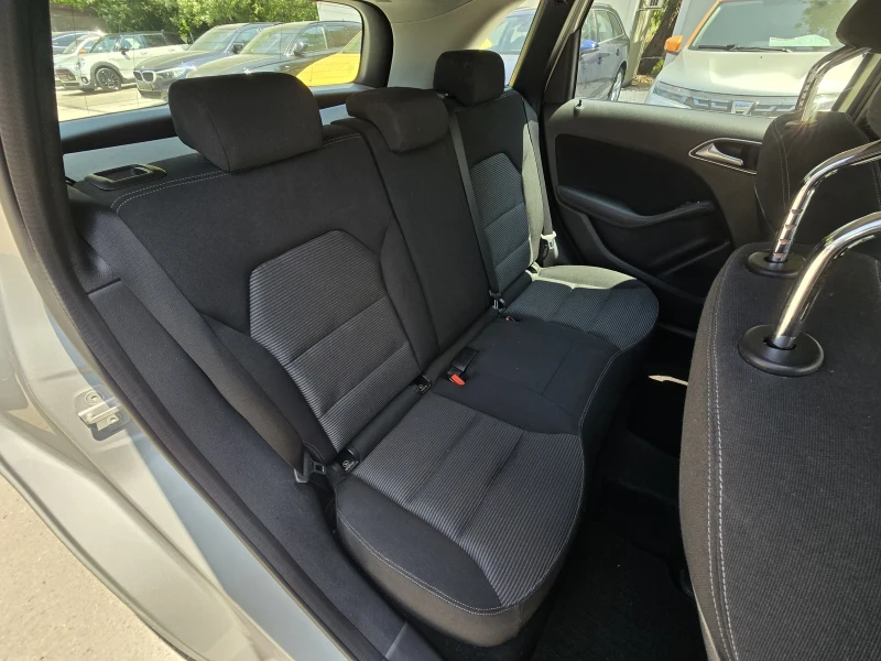 Mercedes-Benz B 180 Топ състояние, снимка 13 - Автомобили и джипове - 50727643
