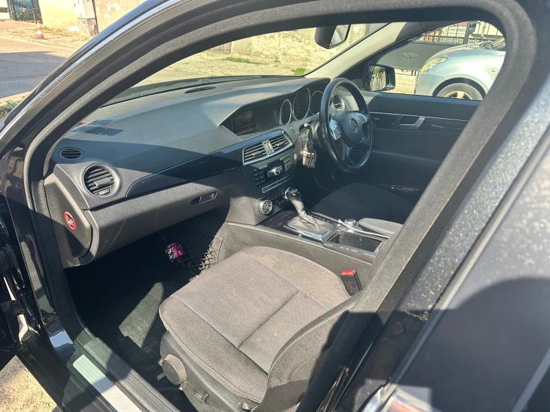 Mercedes-Benz C 220, снимка 5 - Автомобили и джипове - 51670588