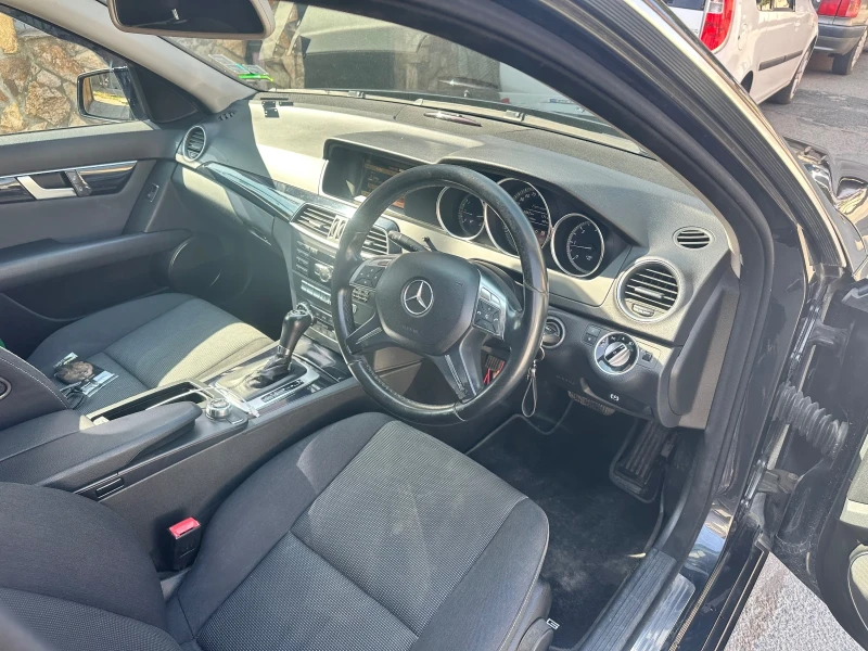 Mercedes-Benz C 220, снимка 2 - Автомобили и джипове - 51670588