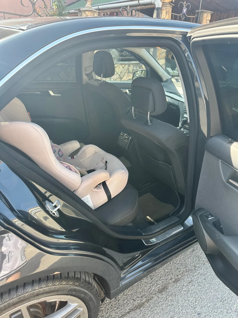 Mercedes-Benz C 220, снимка 10 - Автомобили и джипове - 51670588