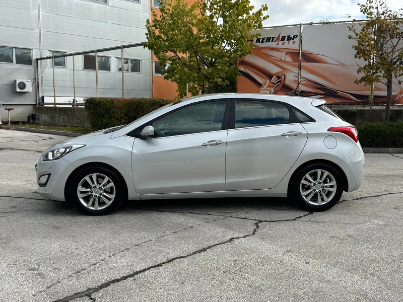 Hyundai I30 1.6d Автомат/Хечбек/Доказани км., снимка 2 - Автомобили и джипове - 52439732